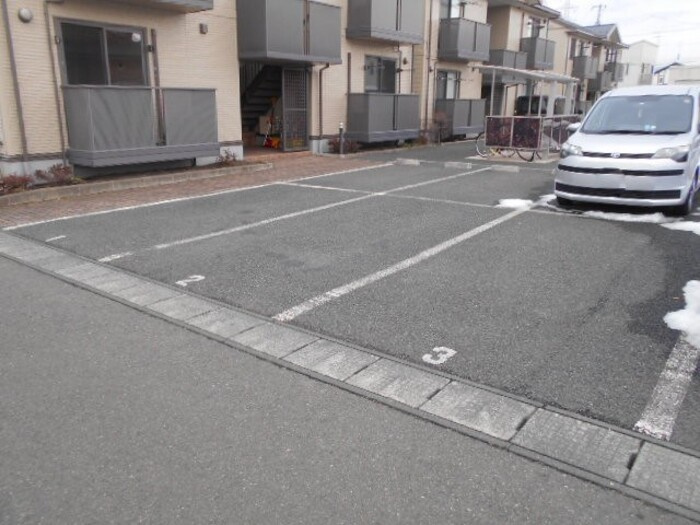 シャトーエレガン　Ｄの駐車場
