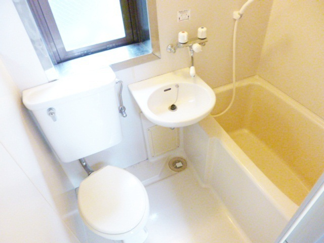 クレール赤羽の設備|綺麗なエアコンが設備で付いています！