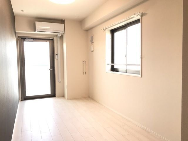 ＣＯＭＦＯＲＴ　Ａ　砂町水辺公園の居間・リビング