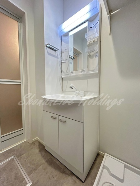 GRADUS辻堂神台の洗面所|明るい洗面所です