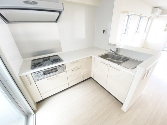 横浜市栄区笠間１丁目の賃貸マンションのキッチン|広々としたキッチンです♪