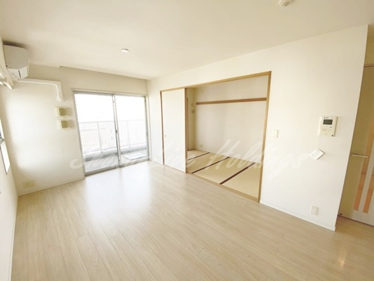 横浜市栄区笠間１丁目の賃貸マンションの居間・リビング|使いやすいリビングになります♪