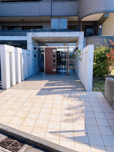 ＳｋｙＣｕｂｅ東本郷のエントランス