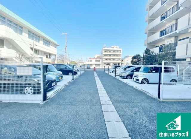レックスガーデン堺東の駐車場