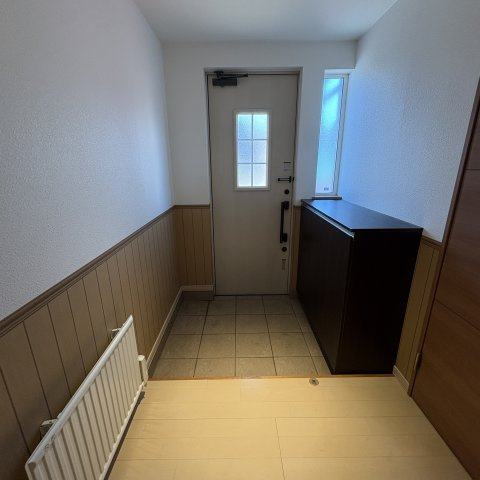 ハイツひとみ２５　の玄関