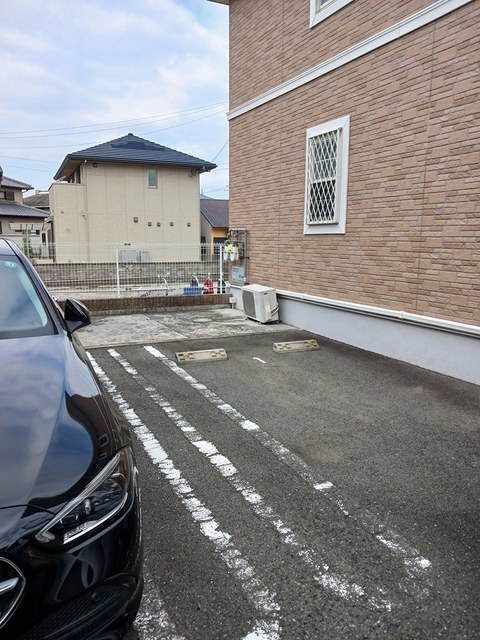 メイプルの駐車場