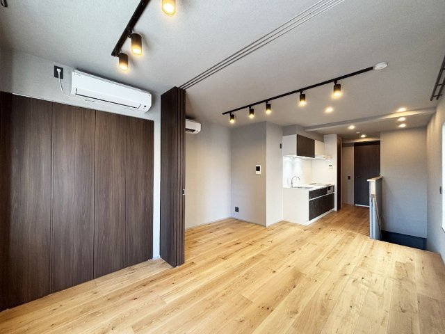 【居間・リビング】 | アローズ茗荷谷 | 9.2帖洋室