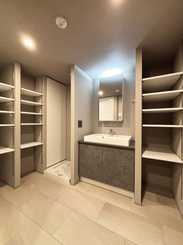 【洗面所】 | アローズ茗荷谷 | ゆったりとしたパウダールーム