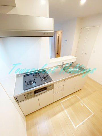 カーサ・ルミナーレのキッチン|収納豊富な三口コンロキッチン♪