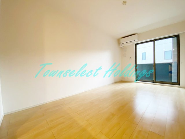 カーサ・ルミナーレの居間・リビング|広々12.2帖のリビング♪陽当たり良好♪