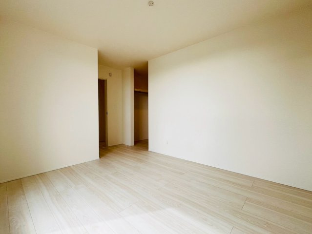 ★★南城市玉城糸数４期全２棟－１号棟の洋室