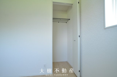 【洋室】 | 座間市新田宿　新築戸建て　全2棟【仲介手数料無料】 | 2階　洋室2（5.2帖）クローゼット