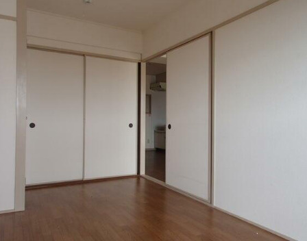 ハイツ柳井の洋室