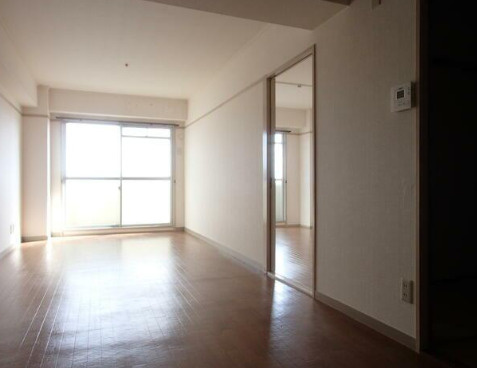 ハイツ柳井の居間・リビング