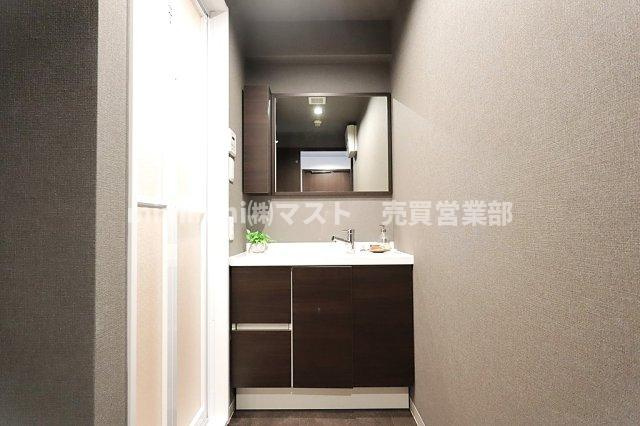 ライオンズマンション鶴橋の独立洗面台