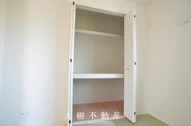 【和室】 | 座間市新田宿　新築戸建て　全2棟【仲介手数料無料】 | 1階　和室（4.5帖）クローゼット