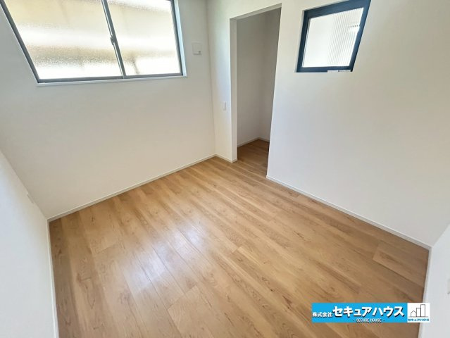 【本日ご案内可能】東郷町春木台5丁目　全1棟の洋室|【洋室5.2帖】
◆お子様のお部屋や主寝室、来客時の宿泊室、趣味のお部屋としてもご利用いただけます♪　　　　　　　　　　　　　　　　　　　　　　　　　　　　　　　　　　　　　　　　　　　　　　　　　　