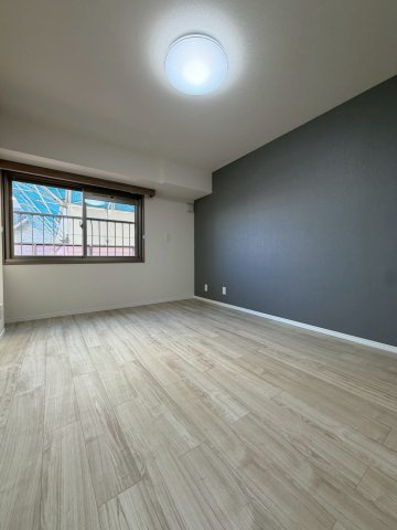 フドウ横須賀三笠ハイツの洋室