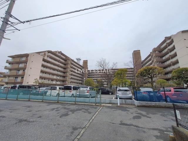 ウェルフェアグリーン越谷の駐車場