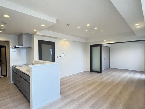 ラピタス31西宮の居間・リビング