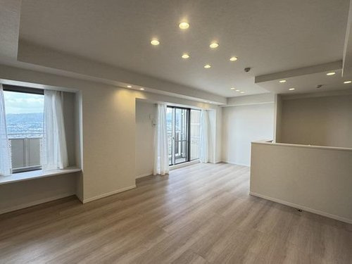 ラピタス31西宮の居間・リビング