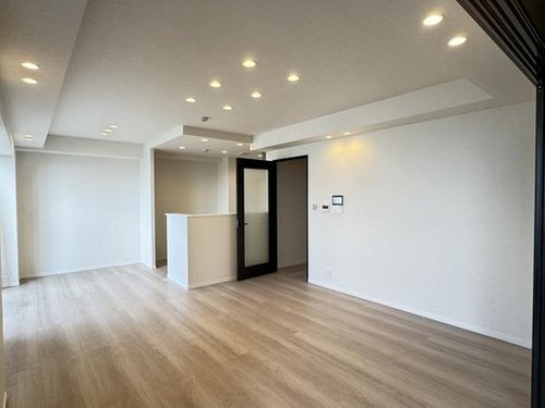 ラピタス31西宮の居間・リビング