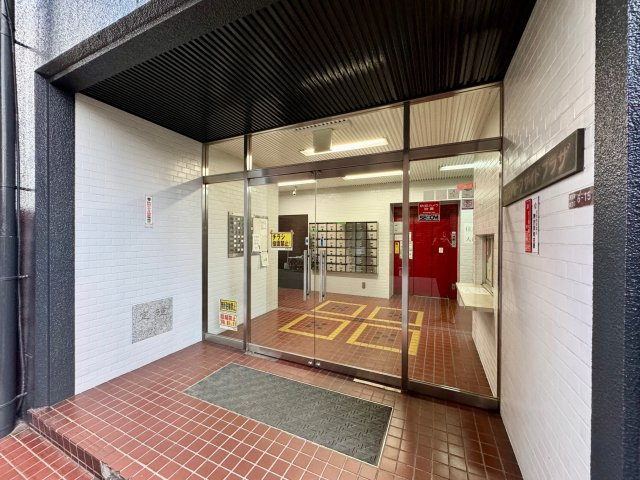 長居パークサイドプラザのエントランス