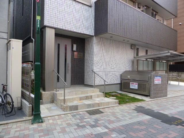 ビューノ浦和イーストのエントランス