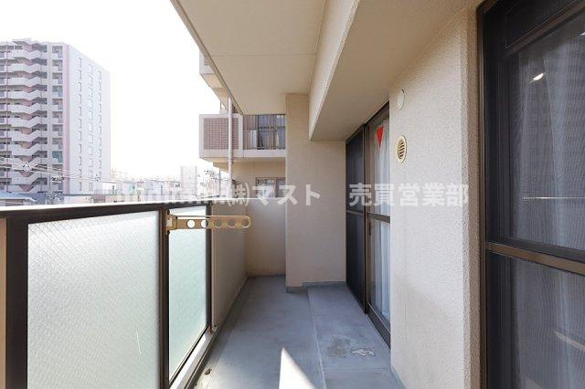 ルモン東加賀屋のバルコニー