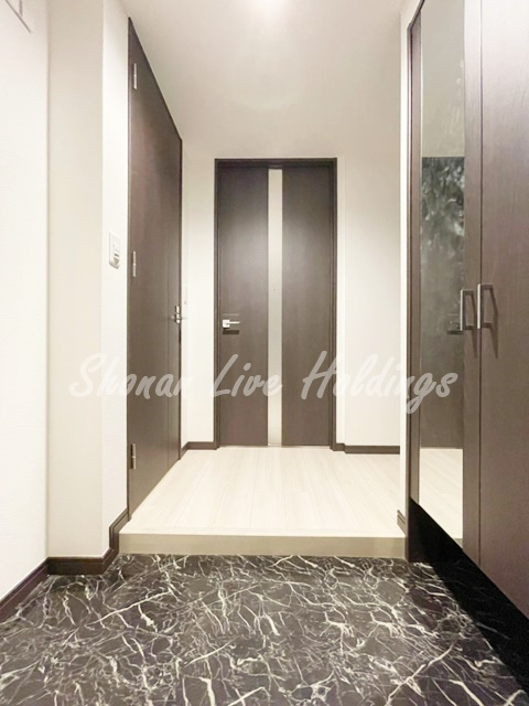 藤沢市弥勒寺２丁目の賃貸マンションの玄関|お履き物が多い方にもおすすめ♪