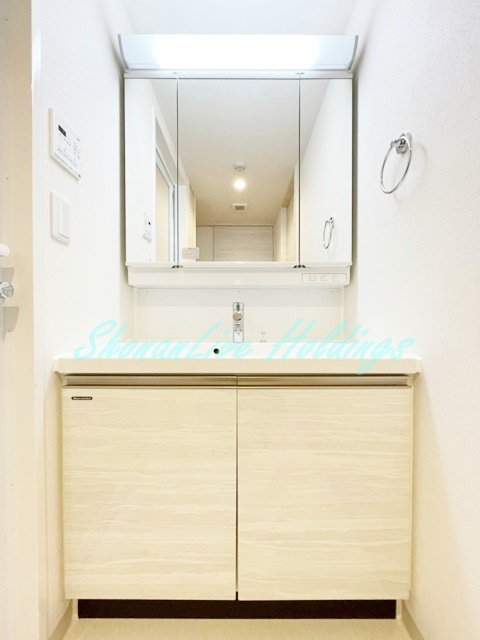 藤沢市弥勒寺２丁目の賃貸マンションの洗面所|明るい洗面所です