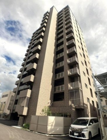 ロイヤルガーデン千舟町の外観