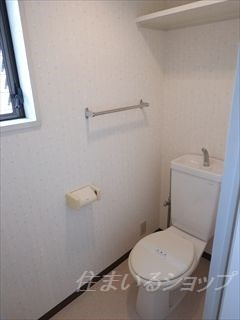 広島市安佐北区口田南８丁目の賃貸マンションのトイレ|コンセント・窓あり