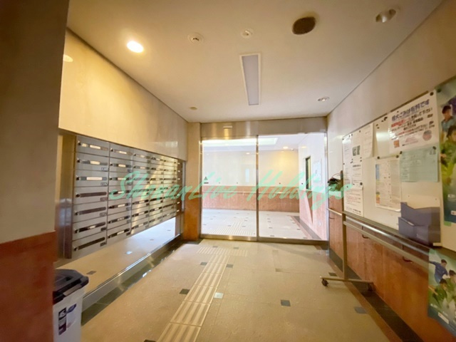 平塚市老松町の賃貸マンションのエントランス|毎日通るエントランス♪