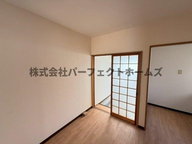 池田旭町アパートの居間・リビング|ゆったり過ごせるリビングです