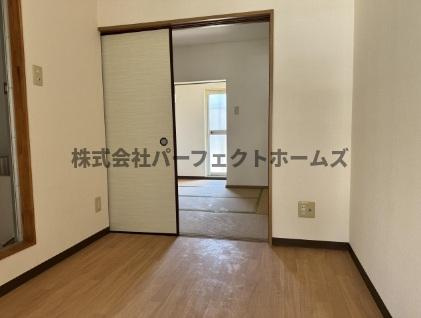 池田旭町アパートの居間・リビング|おしゃれな居間です