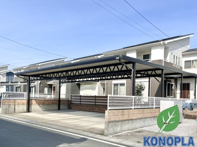 【中古戸建】太田市下浜田町の外観|■外観｜現地は、日常に便利なスーパーやコンビニなどの商業施設が身近に揃う便利な立地です。引越し直後は何かとお世話になりそうな商業施設も、車でちょっと行ったところにある嬉しい周辺環境です。