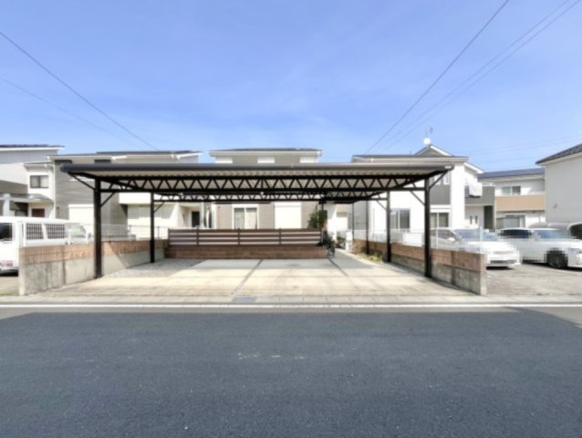 【中古戸建】太田市下浜田町の外観|■外観｜特徴のある個性的な住まいと美しい街並み、そして住みやすい環境を、ぜひ現地でご覧になりませんか。お気軽にお問合せください(^^)  