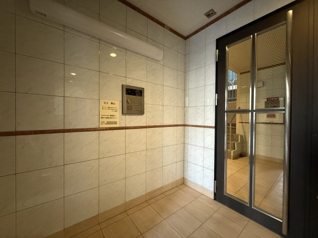 P.S.-9長居(パークサイドナイン)のエントランス