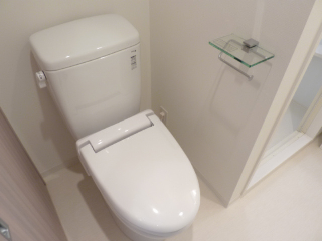 ブライズ森下リベラのトイレ|床・建具・設備の色は異なる場合がございます。