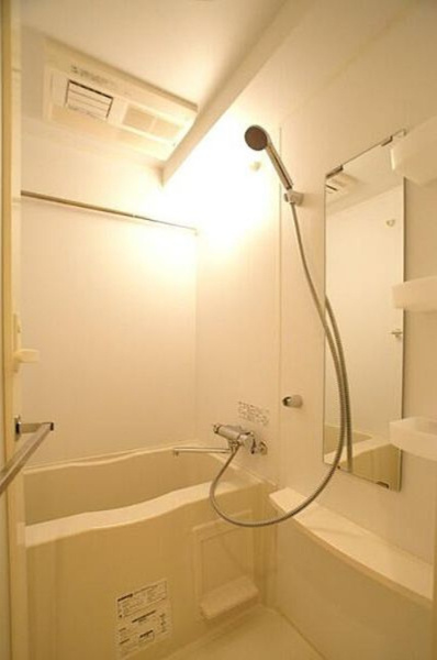 ブライズ森下リベラの浴室|床・建具・設備の色は異なる場合がございます。