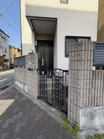 貸家 神戸市須磨区常盤町３丁目のエントランス