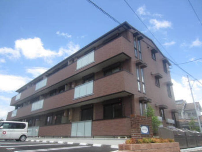 ルナージュ A棟の外観