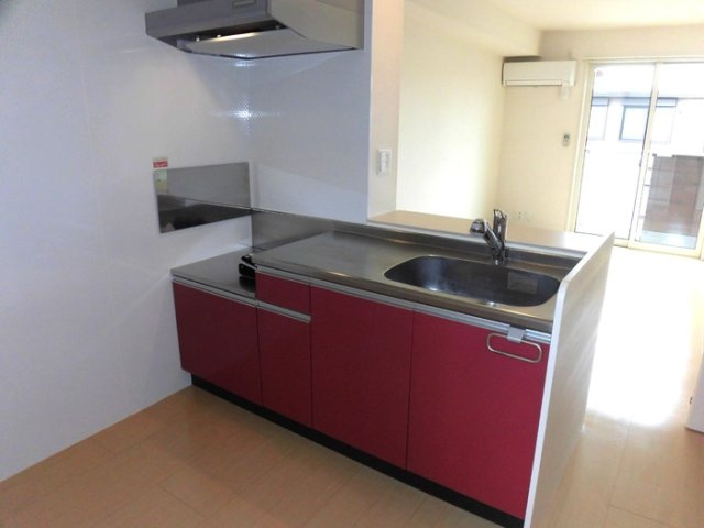 ルナージュ A棟のキッチン|A303 対面キッチン