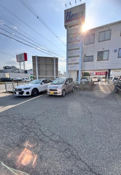 東野（和）倉庫の駐車場