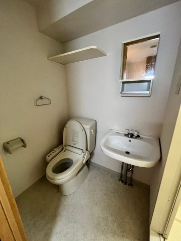 ロイヤルアメニティー西戸山のトイレ|落ち着いたトイレです