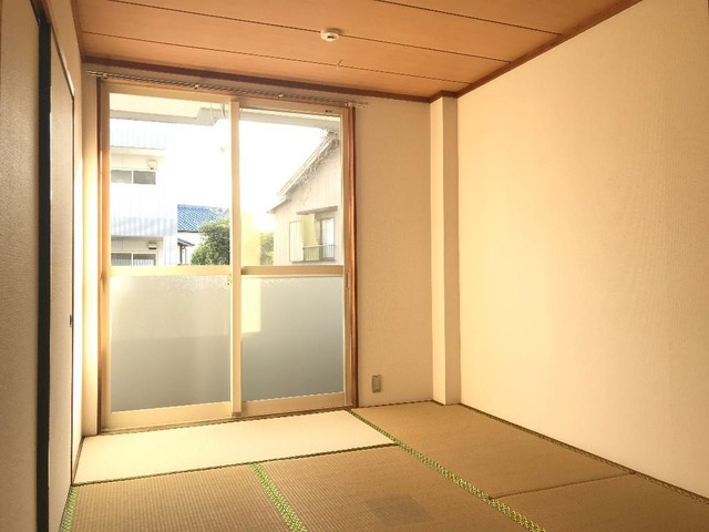 ツインハイムミサトの和室