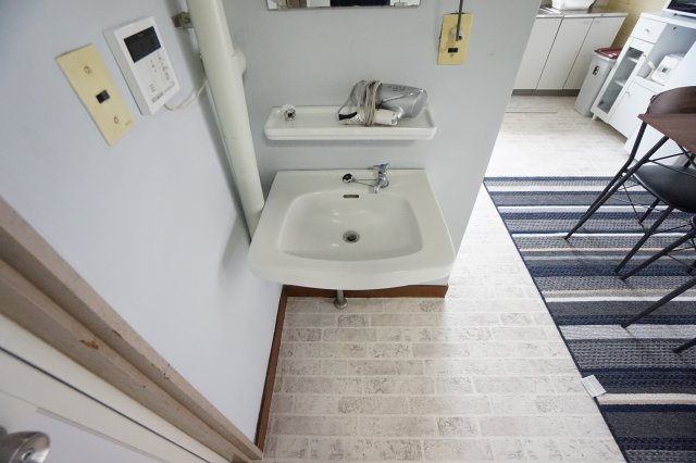 竹田マンションの独立洗面台