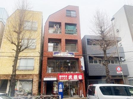 バンビ白山第4ビルの外観