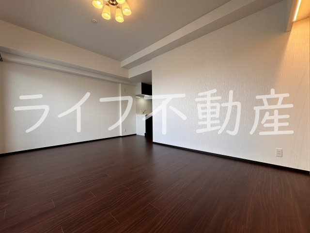 プレジオ森河内ASIANの居間・リビング